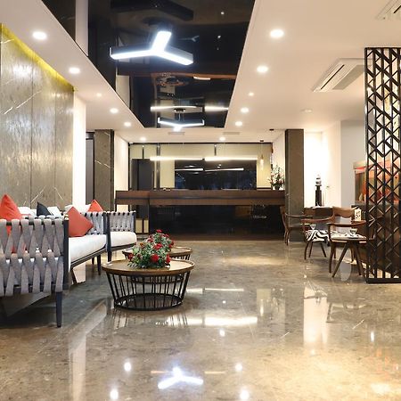 Ebony Residency Hotell Ahmedabad Eksteriør bilde