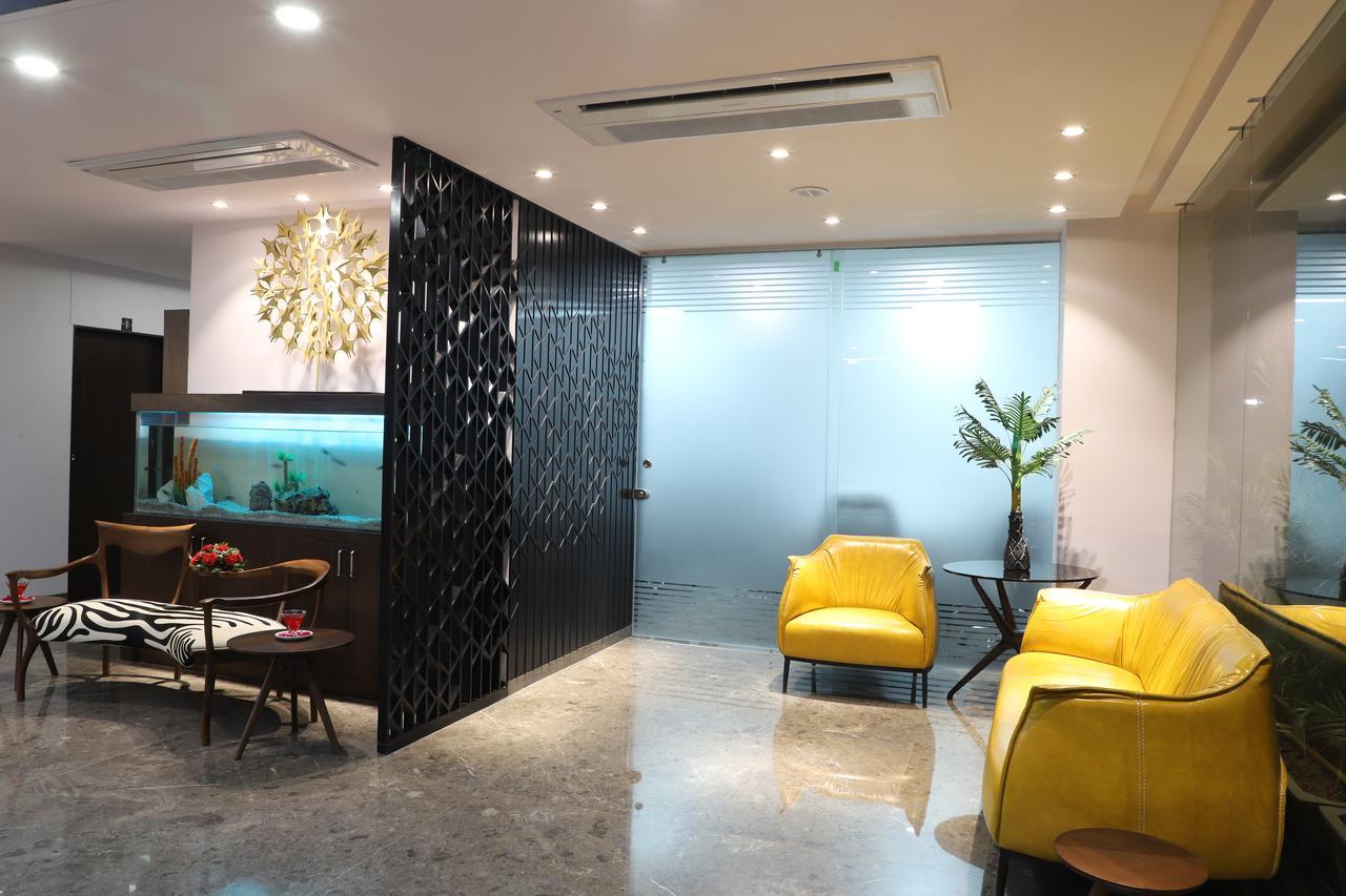 Ebony Residency Hotell Ahmedabad Eksteriør bilde