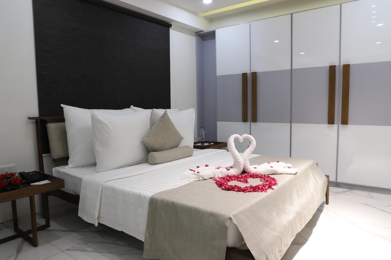 Ebony Residency Hotell Ahmedabad Eksteriør bilde