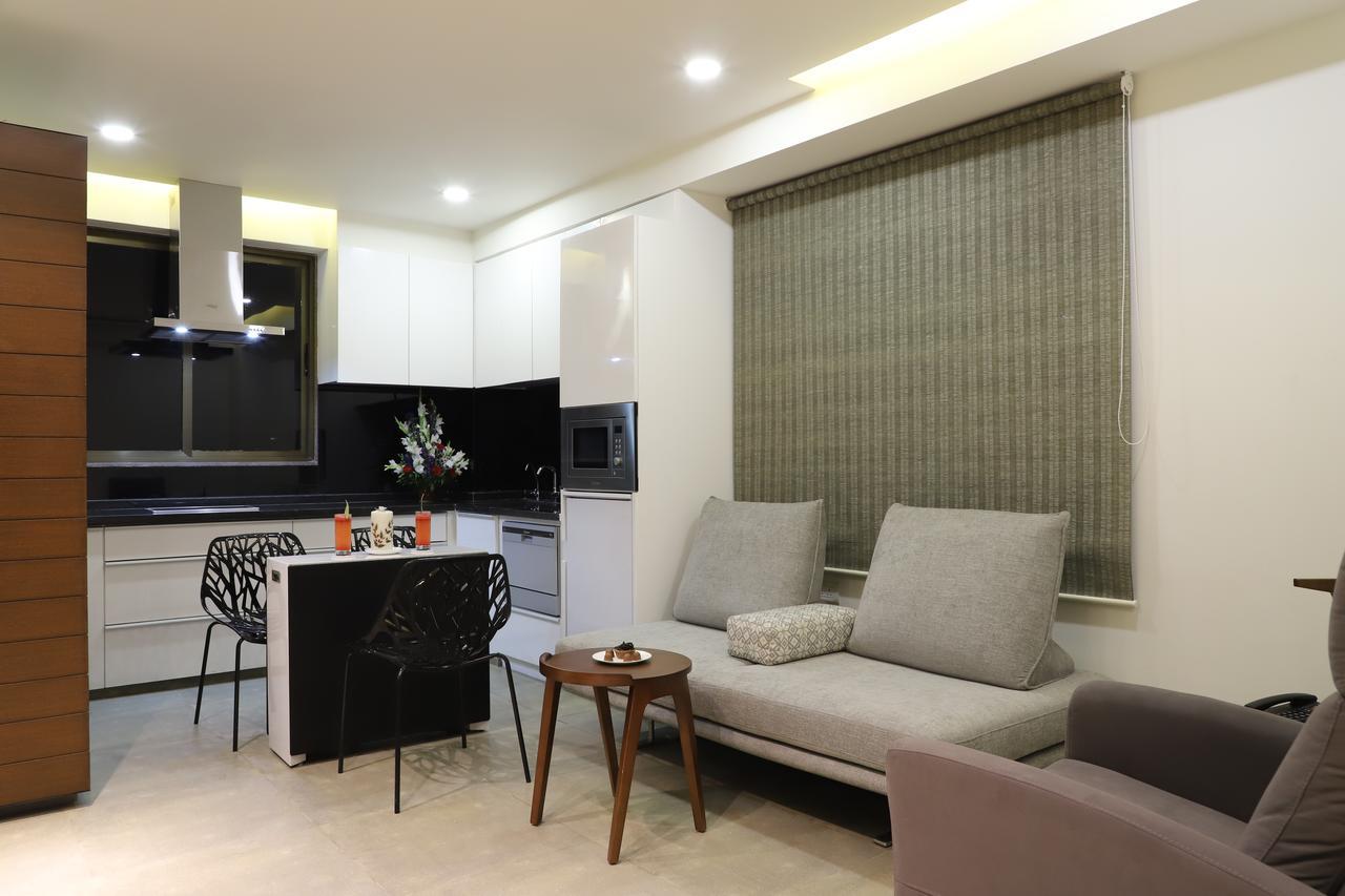 Ebony Residency Hotell Ahmedabad Eksteriør bilde