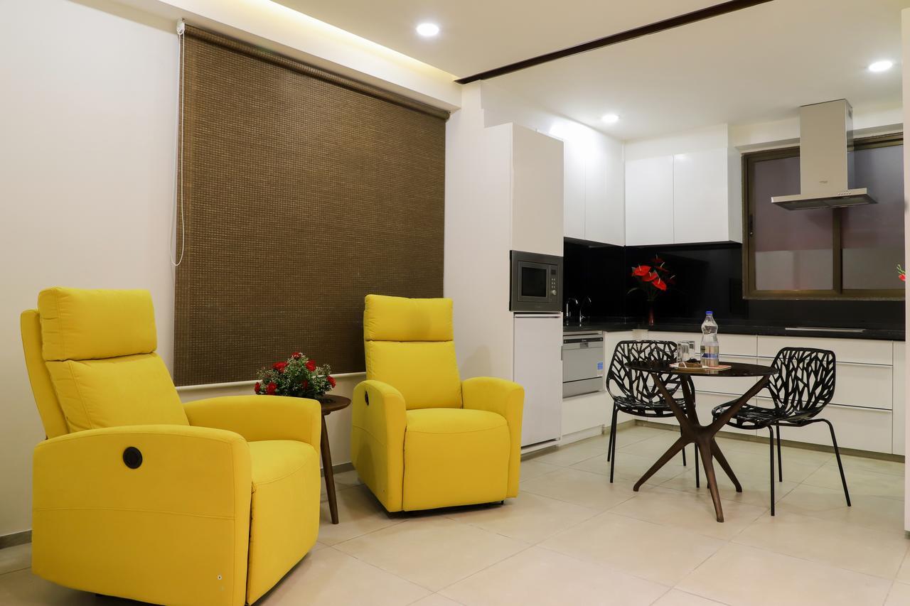 Ebony Residency Hotell Ahmedabad Eksteriør bilde