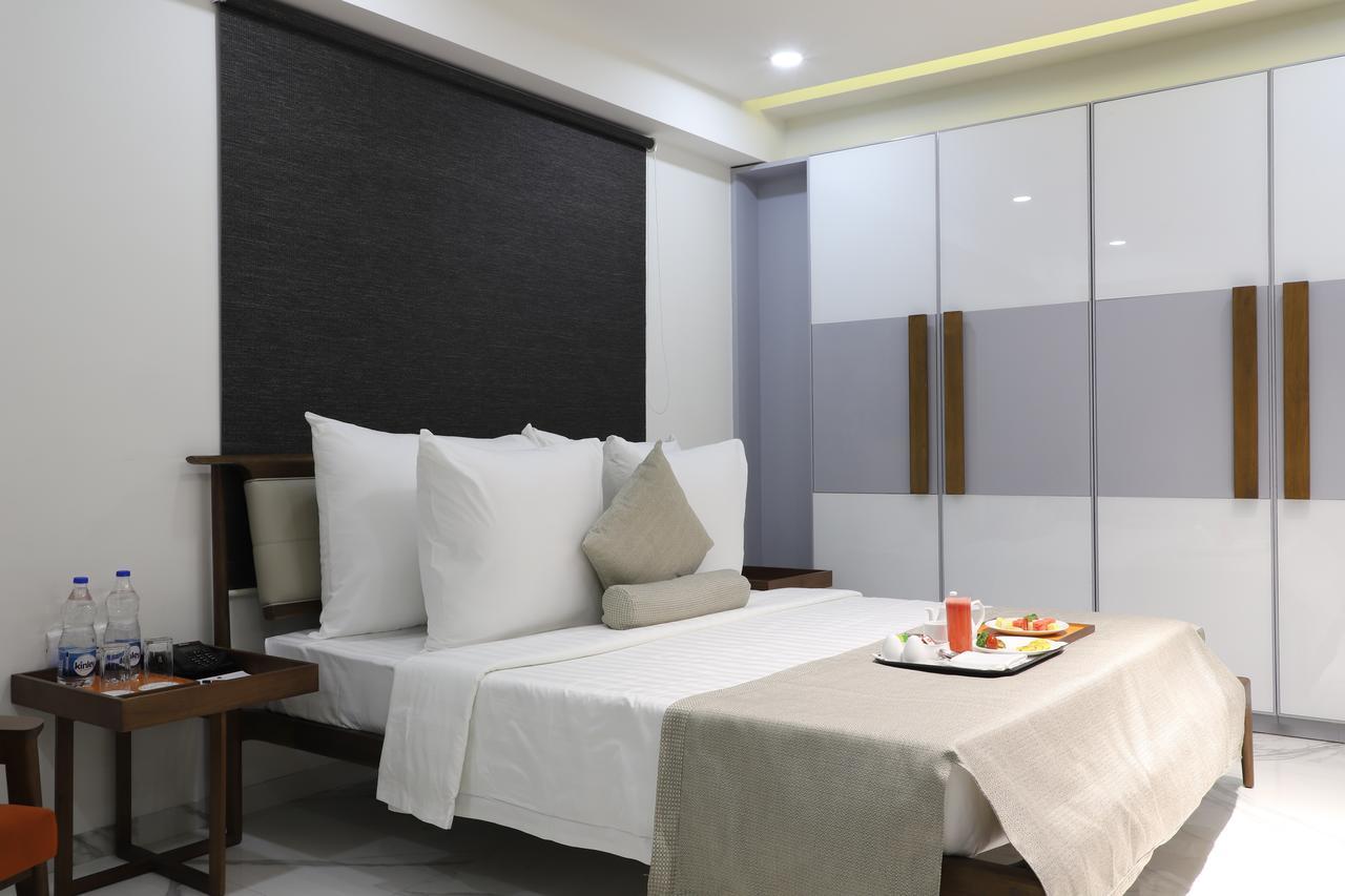 Ebony Residency Hotell Ahmedabad Eksteriør bilde