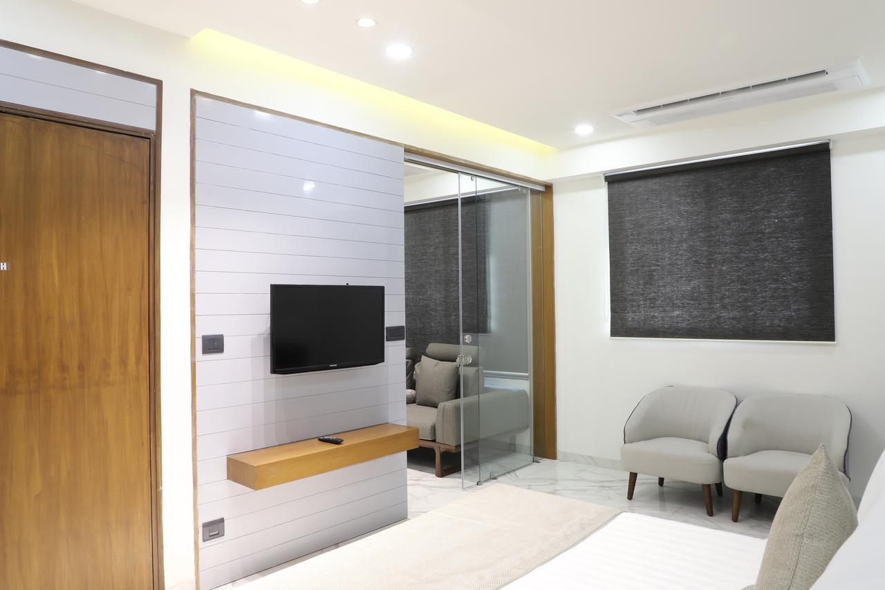 Ebony Residency Hotell Ahmedabad Eksteriør bilde