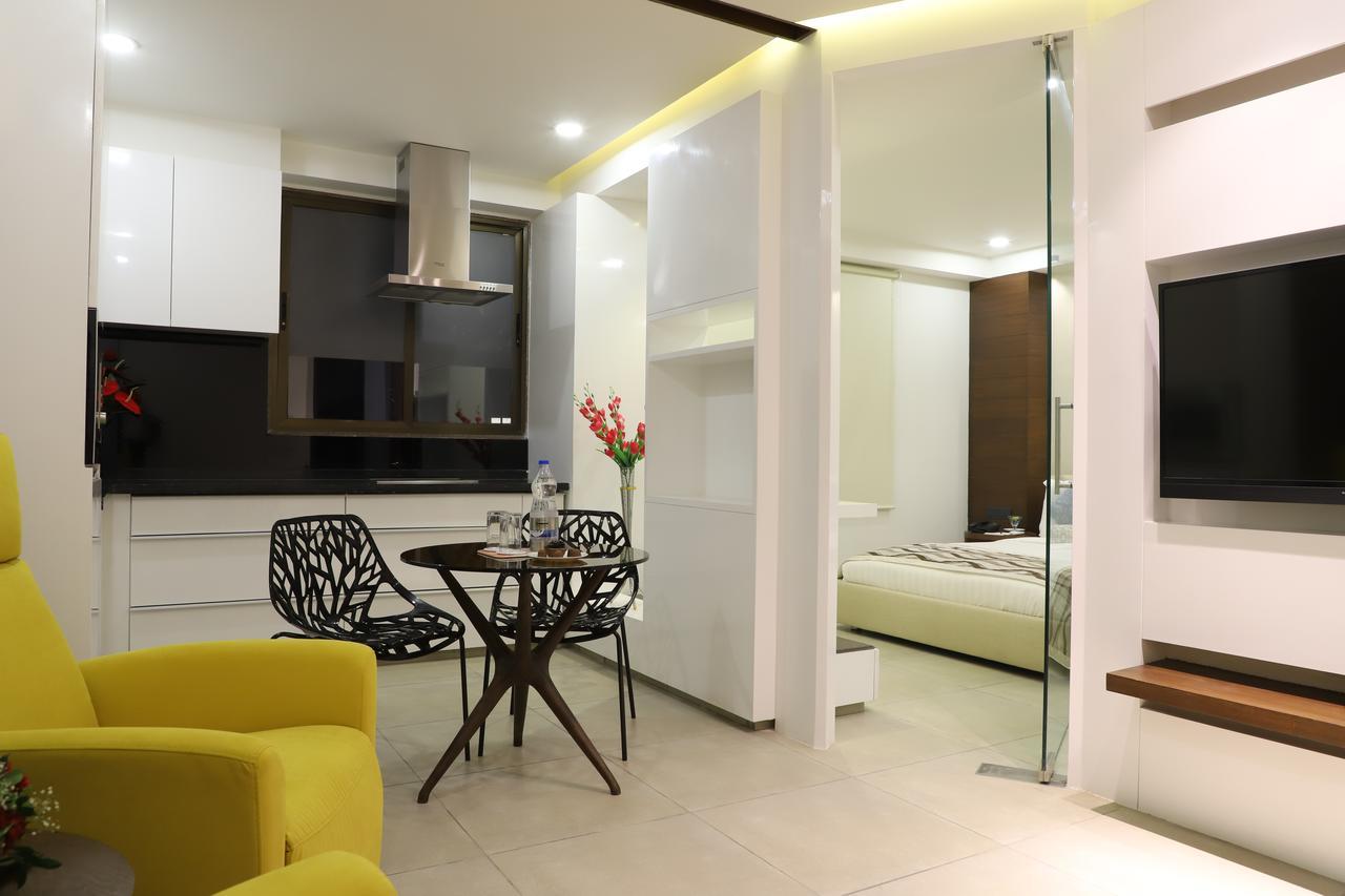 Ebony Residency Hotell Ahmedabad Eksteriør bilde