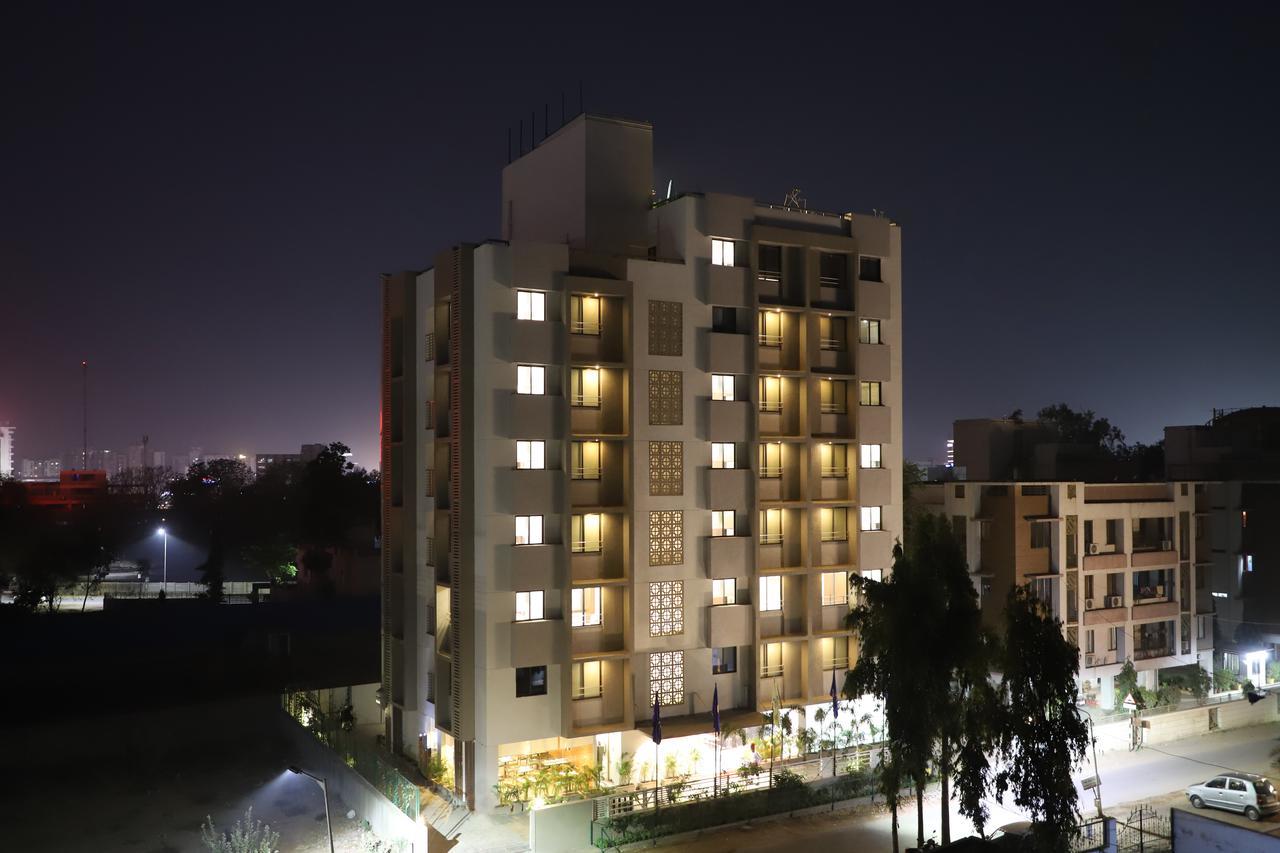 Ebony Residency Hotell Ahmedabad Eksteriør bilde