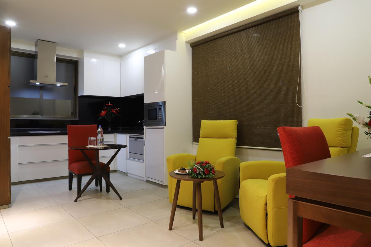 Ebony Residency Hotell Ahmedabad Eksteriør bilde