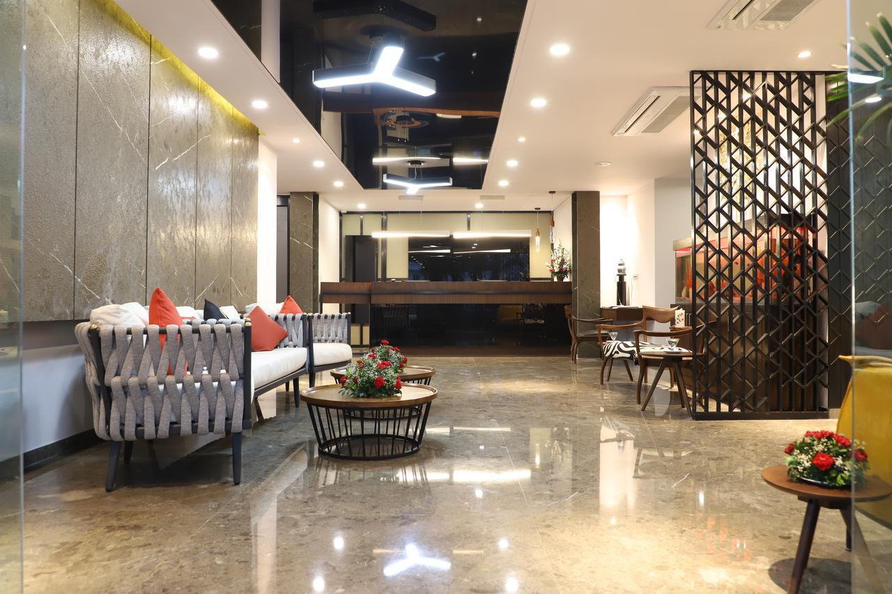 Ebony Residency Hotell Ahmedabad Eksteriør bilde